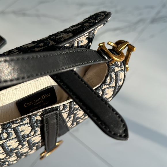 dior mini (clasp broken) - Picture 5 of 5